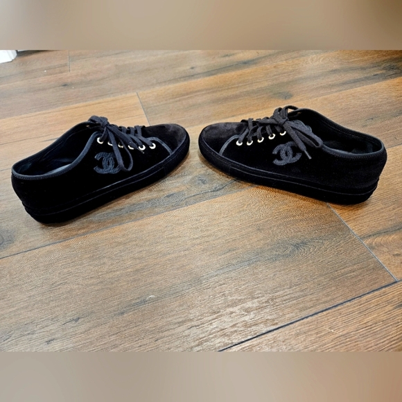 Chanel Black Velvet Sneakers - Size 39 1/2 - Picture 3 of 12